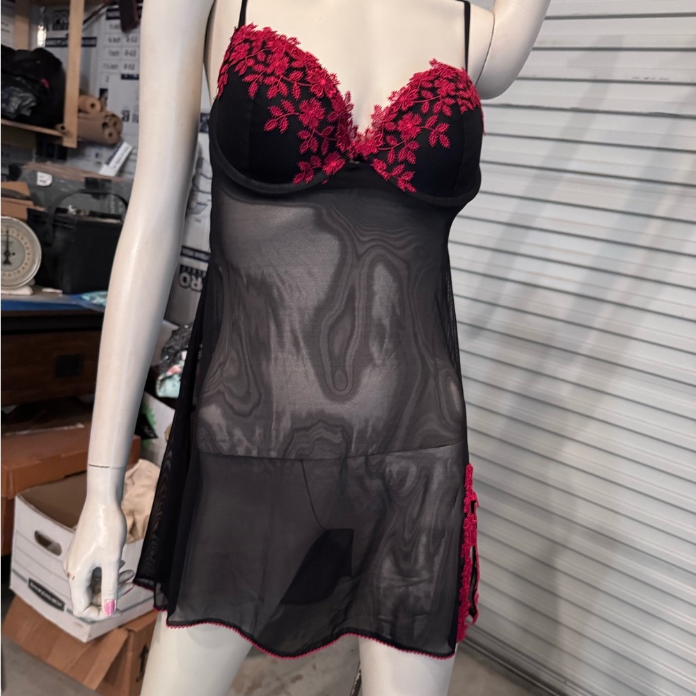 BLACK NEGLIGEE SIZE LARGE
